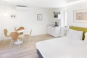 Serviced - Ascensor Da Bica