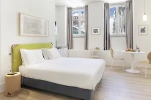 Serviced - Ascensor Da Bica Hotel Lisbona