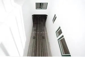 Serviced - Ascensor Da Bica